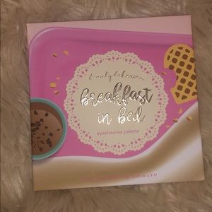 Beauty bakery eyeshadow palette